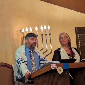 Rabbi & Cantor Lead Fri Service-300
